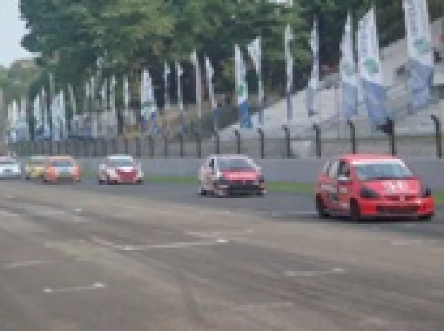 Honda Jazz kuasai seri ke-4 kejurnas balap mobil di Sentul