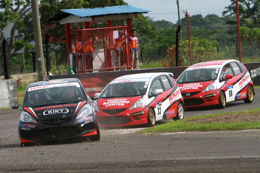 Roy Haryanto keluar sebagai juara umum Honda Jazz Speed Challenge