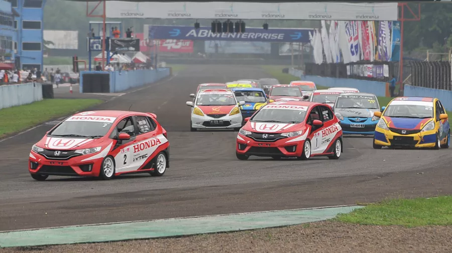 Honda Kembali Berlaga Di Ajang Balap Indonesian Sentul Series OF motorsport Musim 2016