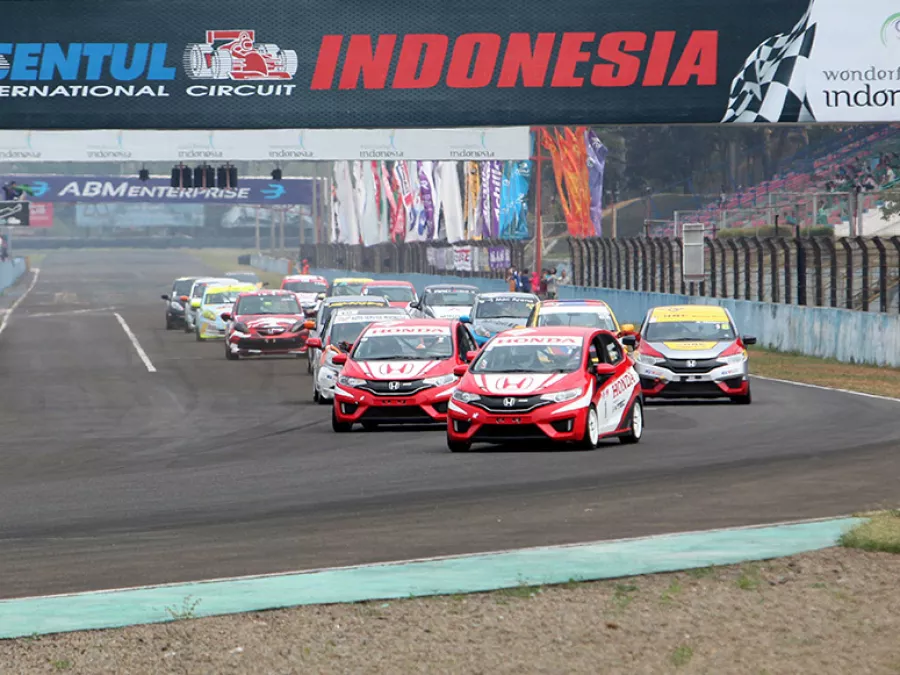 Tim Honda Racing Indonesia Raih Kemenangan Di Seri Keempat Honda Jazz Speed Challenge 10