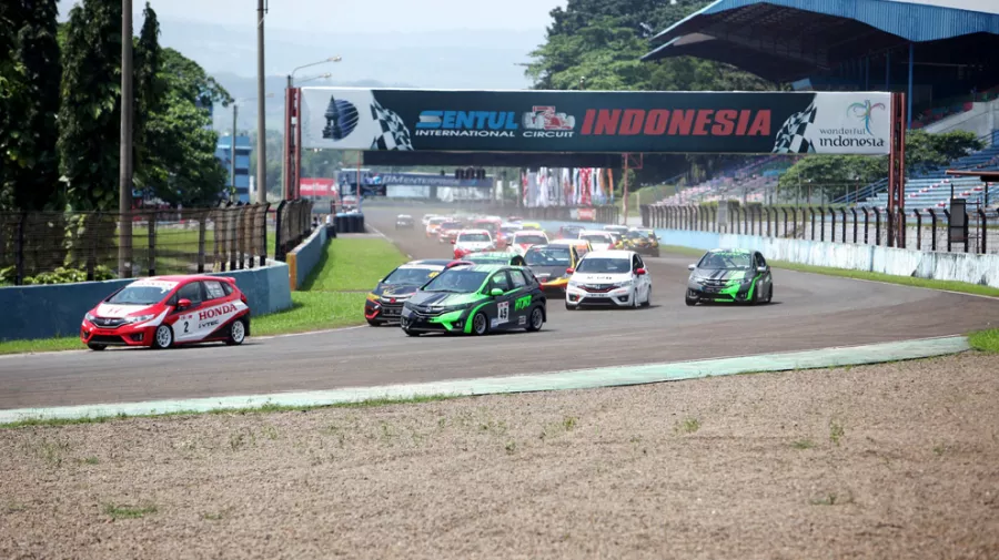 Menutup Paruh Pertama Musim 2016, Para Pembalap Honda Jazz Dan Honda Brio Speed Challenge Kembali Berlaga Di Akhir Pekan Ini