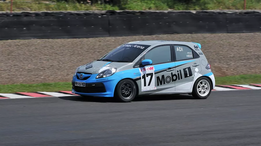 Yulianto Adi Dan Adrianda Rahmadi Juara Honda Brio Speed Challenge 2015