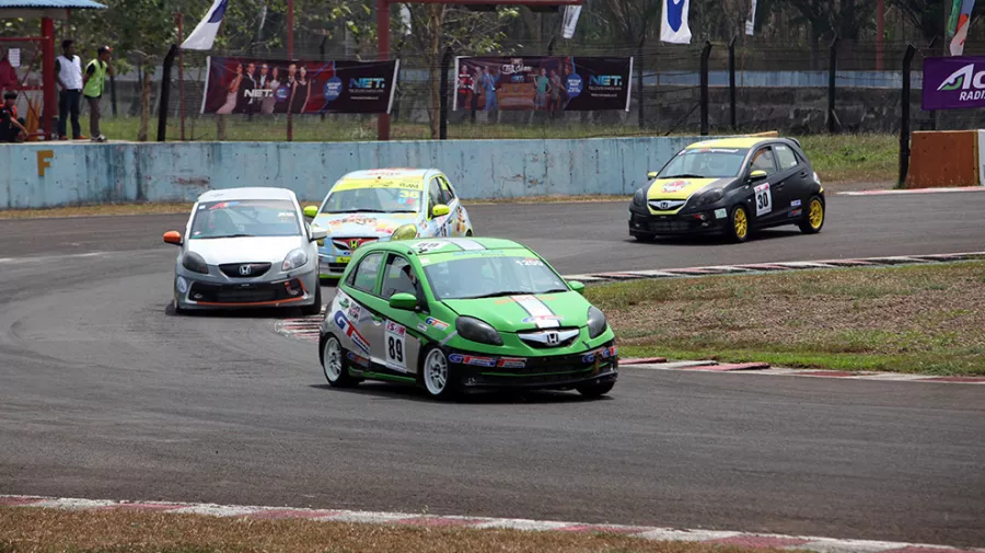 Yulianto Adi Dan Uki Ifwa Masing-masing Berupaya Mempertahankan Posisi Di Klasemen Sementara Ajang Balap Honda Brio Speed Challenge 3