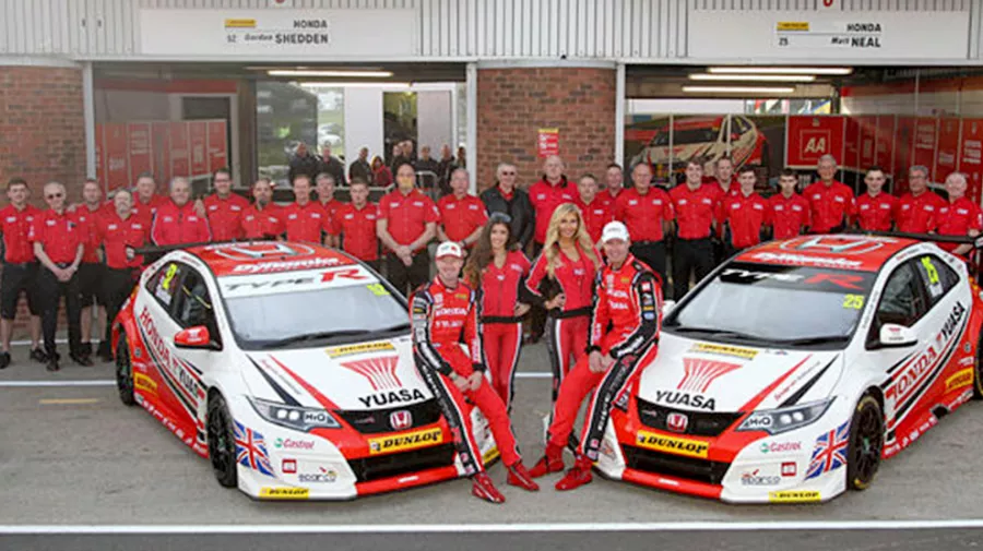 Honda Berhasil Meraih Gelar Juara Musim Balap British Touring Car Championship 2015