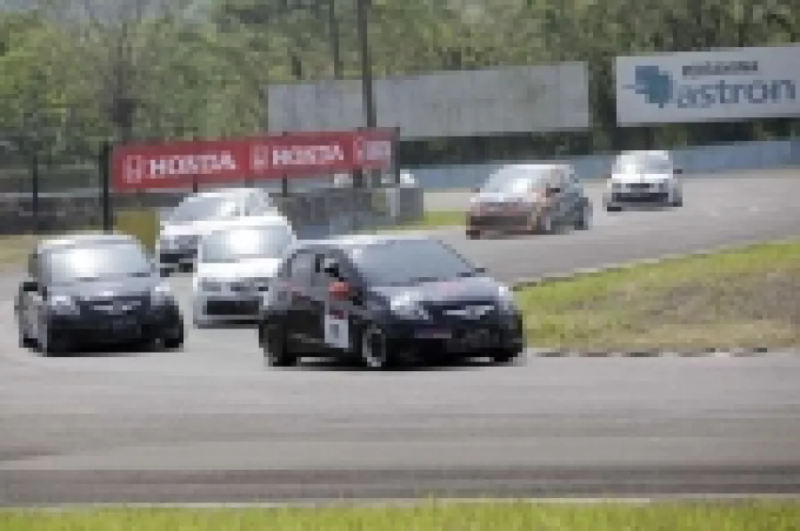 Sendy Setiawan Berhasil Memenangi Seri Kedua Honda Brio Speed Challenge