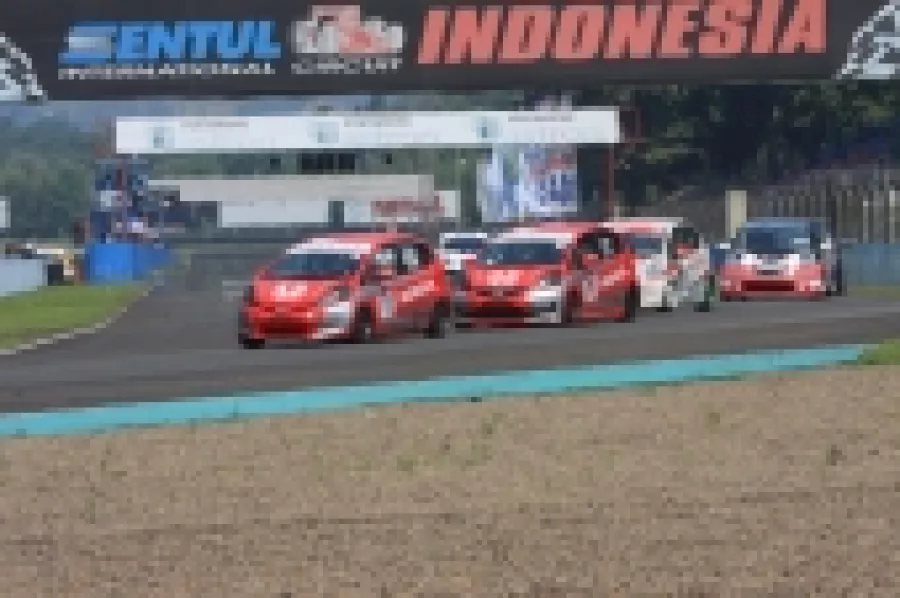 Honda Racing Indonesia Pimpin Klasemen Sementara Jelang Seri 4  Honda Jazz Speed Challenge 9 Dan Indonesian Touring Car Championship