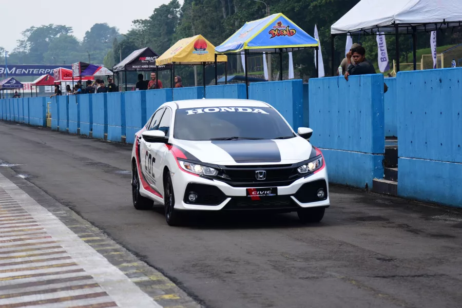 HONDA CIVIC HATCHBACK TURBO TAMPIL SEBAGAI OFFICIAL CAR INDOSPEED RACE SERIES (IRS) 2018 DI SIRKUIT INTERNASIONAL SENTUL