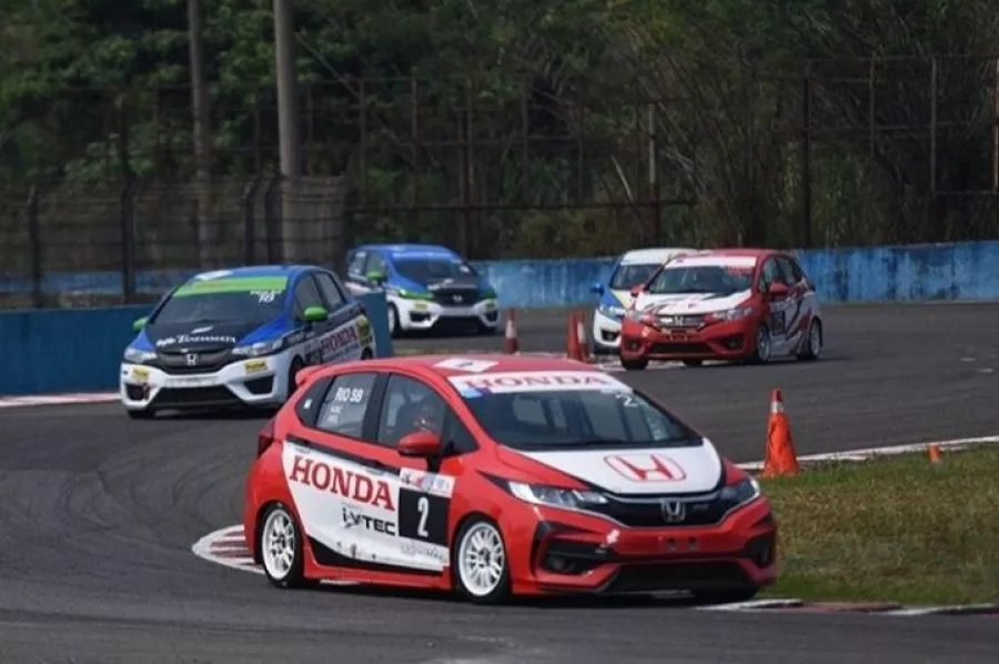 ALVIN BAHAR RAIH SUPERPOLE JELANG SERI TERAKHIR ITCC 1.600 MAX