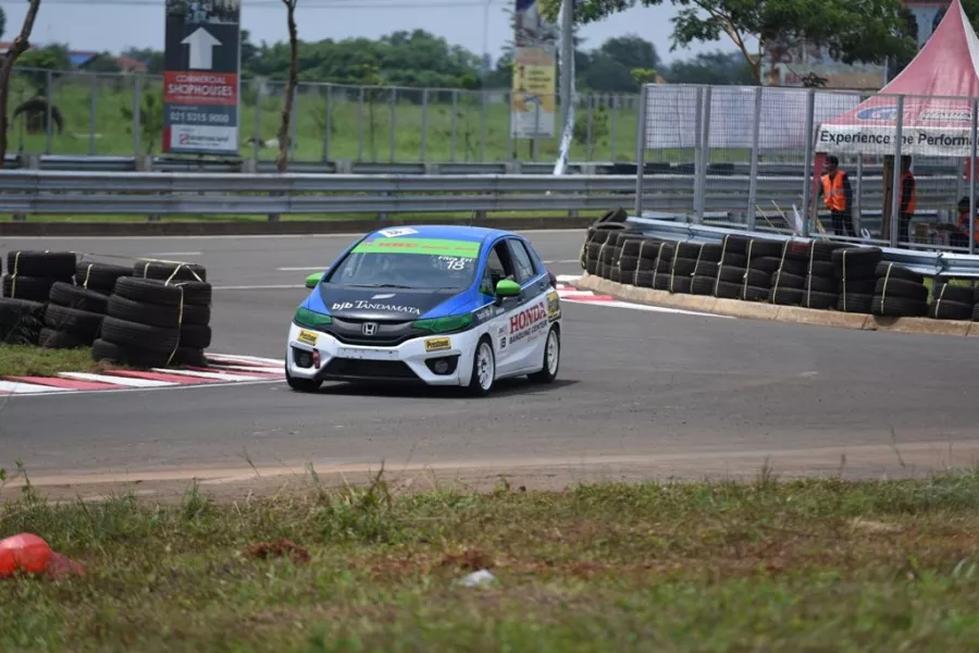 FITRA ERI SUKSES MENYABET GELAR JUARA UMUM DI HONDA JAZZ SPEED CHALLENGE 2018