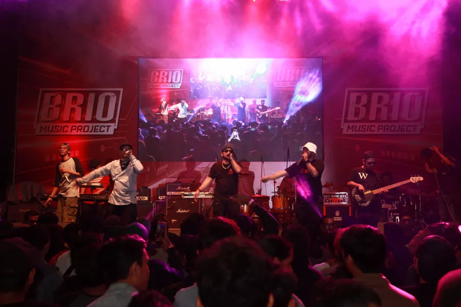 HONDA BRIO MUSIC PROJECT SAMBANGI SURABAYA SEBAGAI DESTINASI TERAKHIR