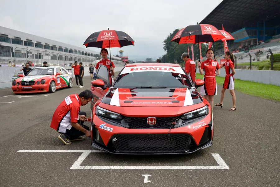 Honda Racing Indonesia Optimis Pertahankan Posisi Klasemen di Tengah  Dinamika Cuaca pada Seri Keempat Kejurnas ISSOM