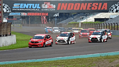 Tiga Pembalap Honda Racing Indonesia Juara Di Tiga Kelas Berbeda Di Seri Kedua Kejurnas ISSOM 2023